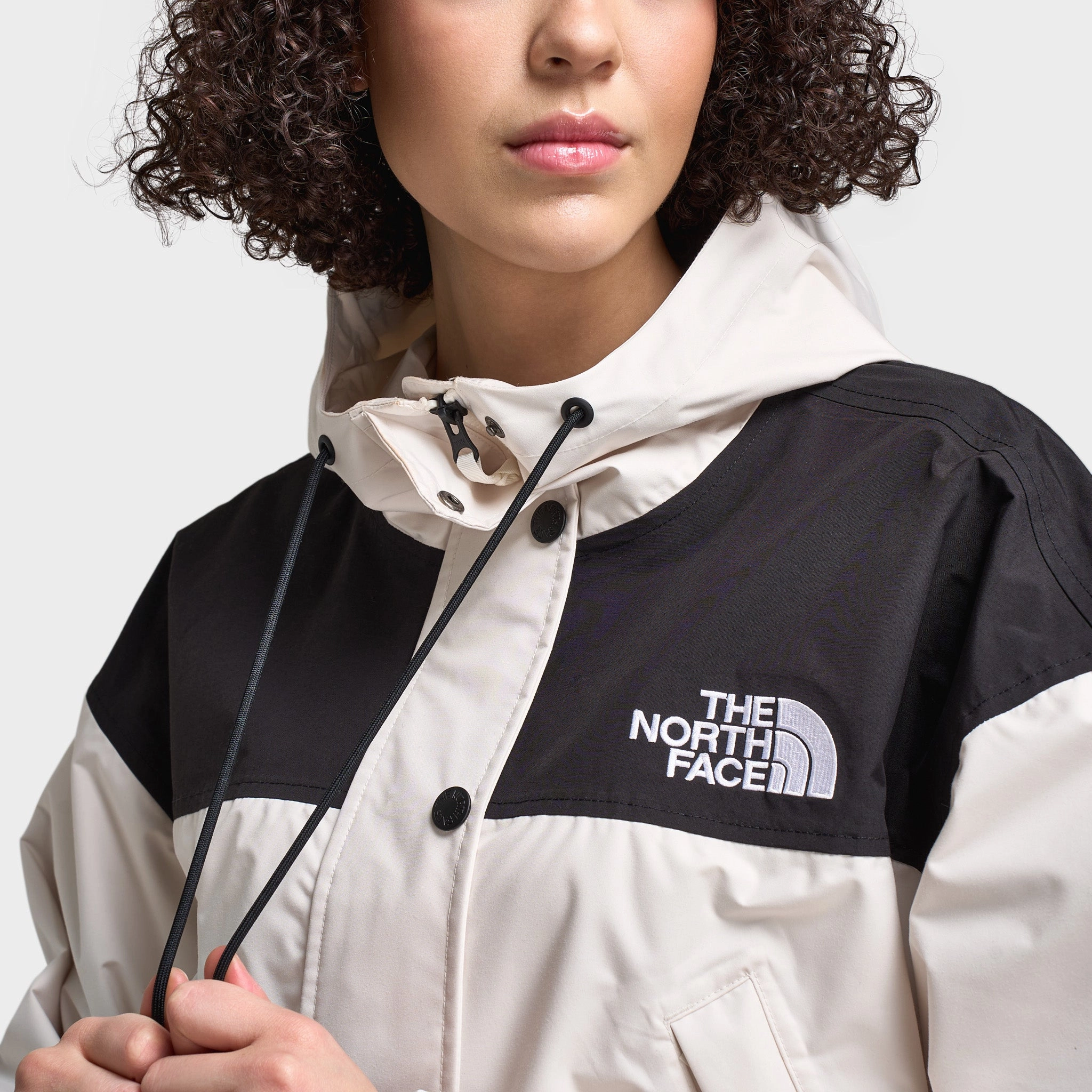 Collapsible Packable Design Nylon Cover The North Face Women's Reign On Jacket / White