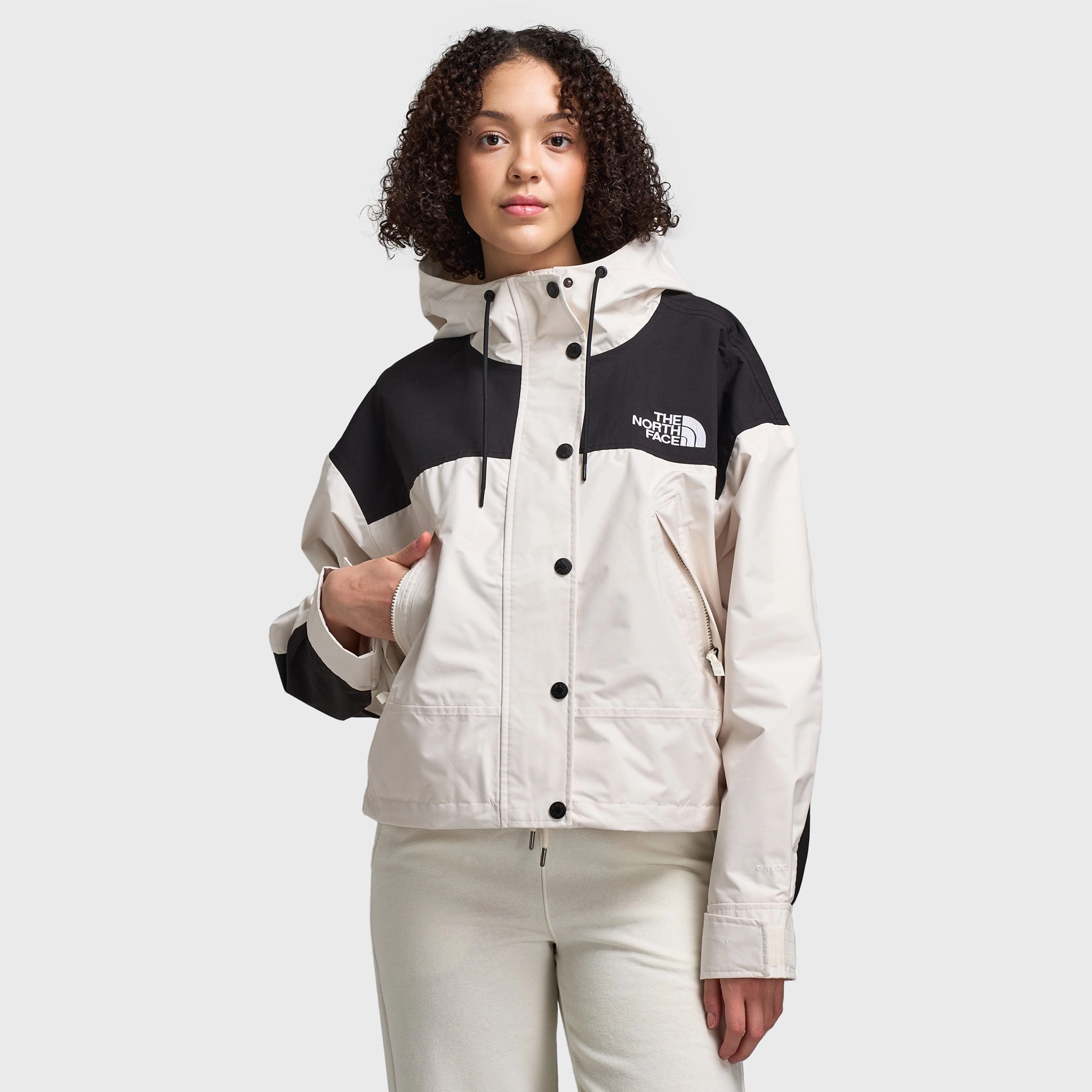LightPadding Taped Seam Construction The North Face Women's Reign On Jacket / White