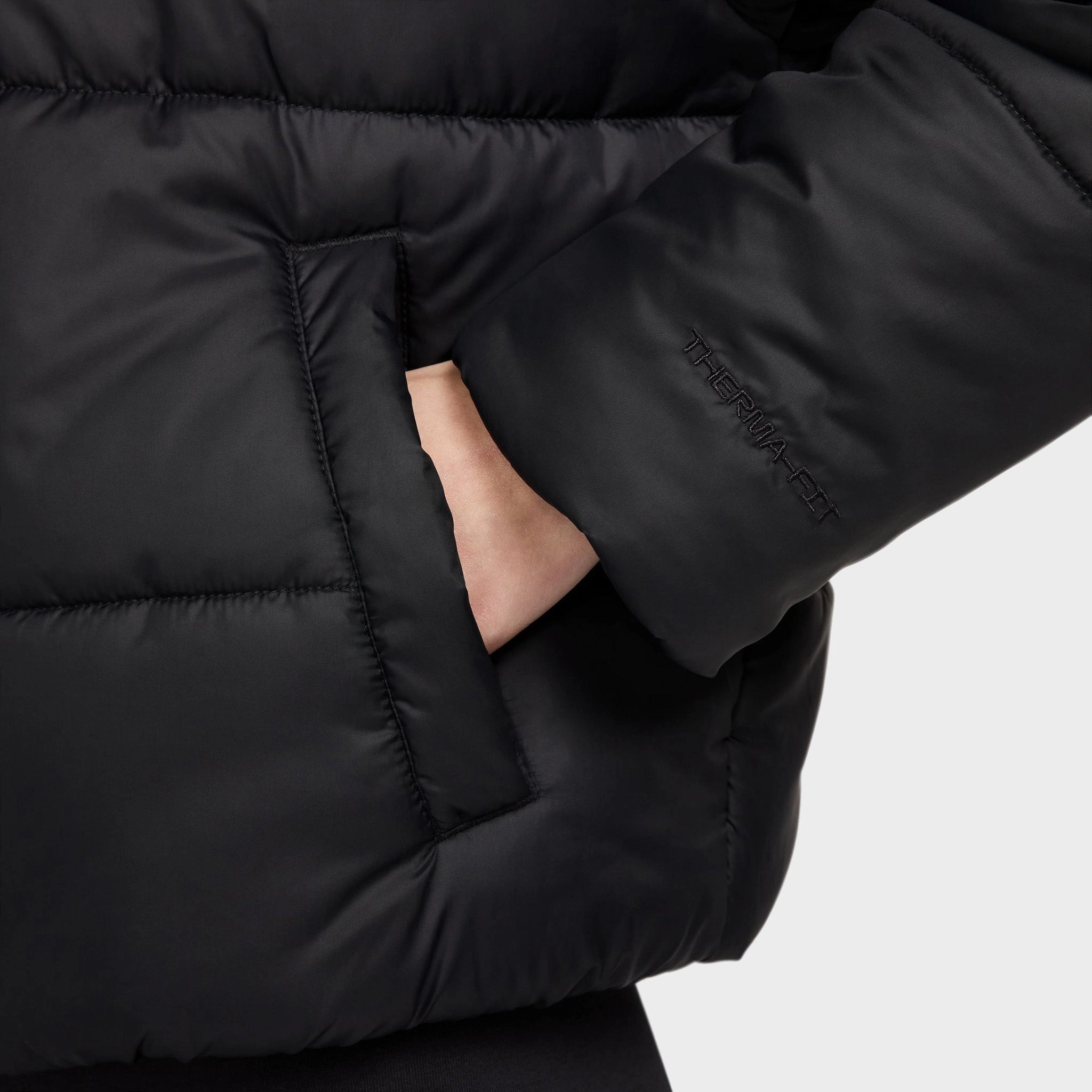 Nike Sportswear Women's Therma-FIT Classic Puffer Jacket Black / White Snow Block Noise Reduced Fabric
