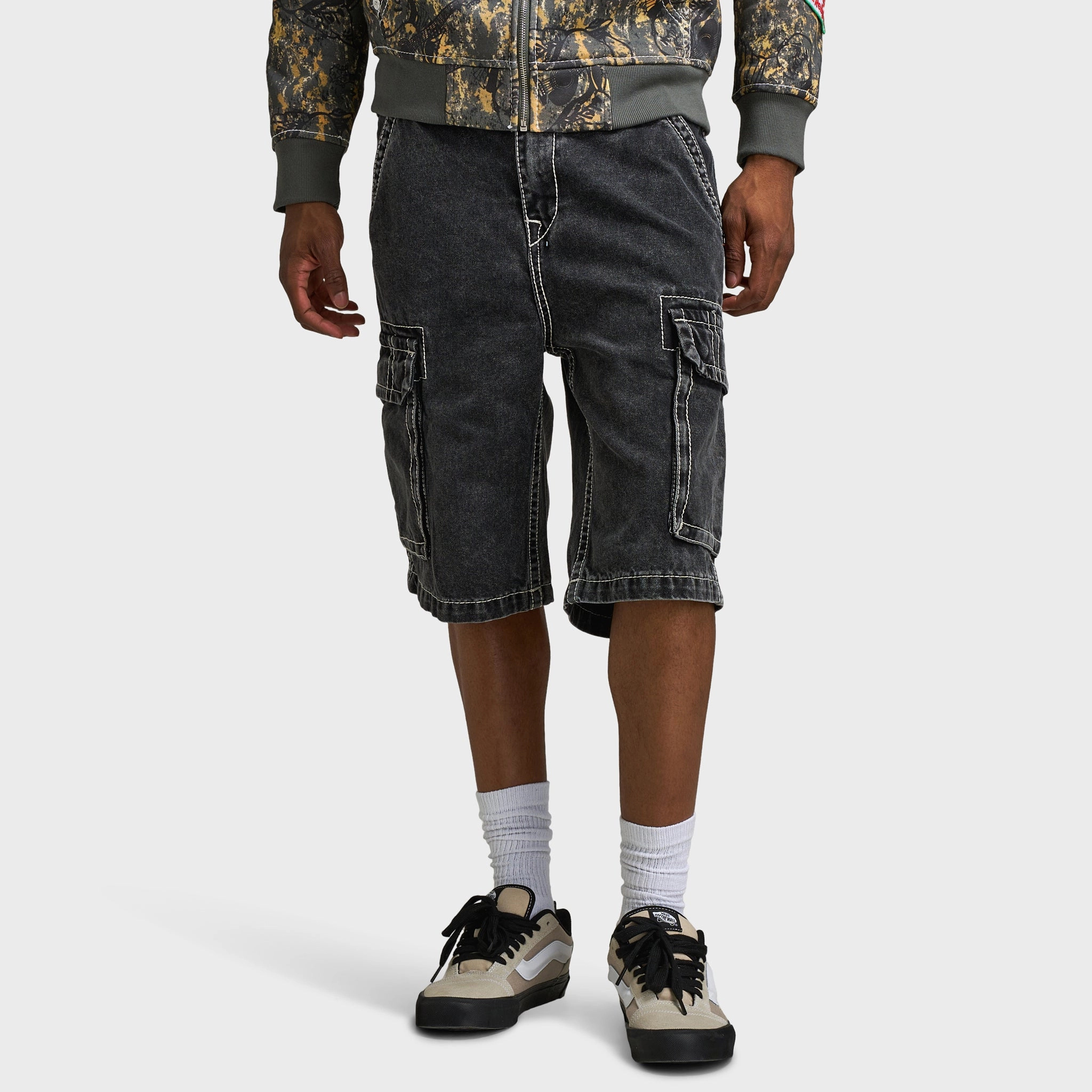 True Religion Big T Vinny Cargo Denim Shorts / Bullet Black Wash Go To Outfit