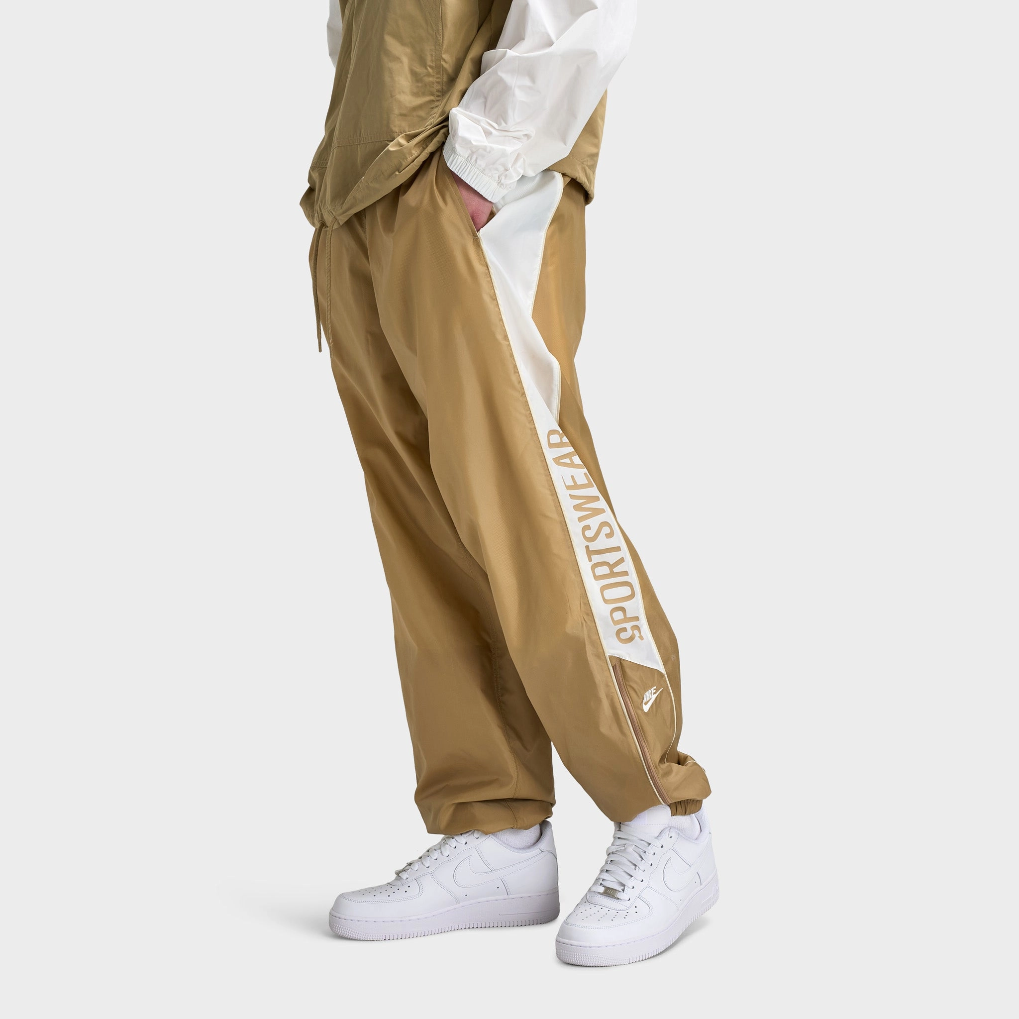 Nike Club Woven Joggers Parachute Beige / Salt - Light Khaki Low Bulk Distressed finish
