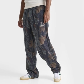 Flatlock stitching adidas Camo Sweatpants / Black
