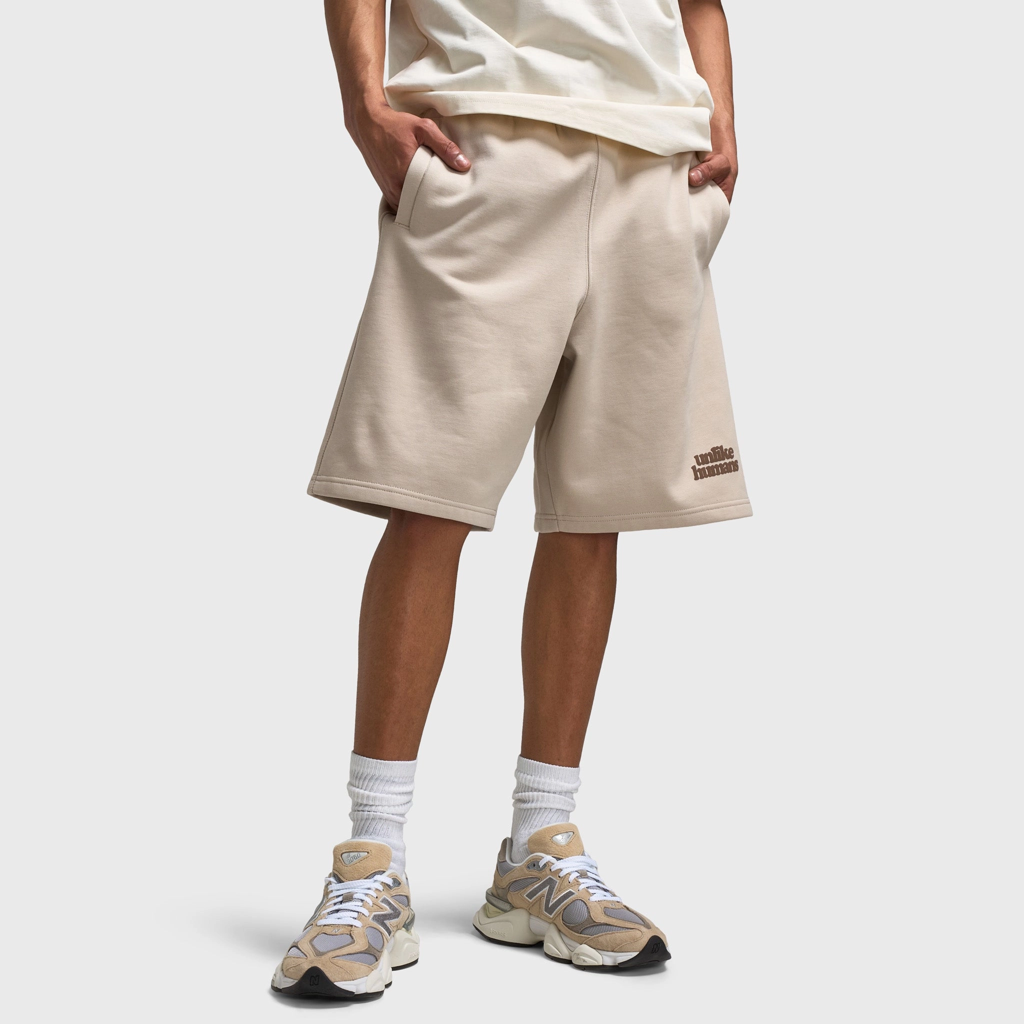 Unlike Humans Bubble Short / Silver Lining hip look