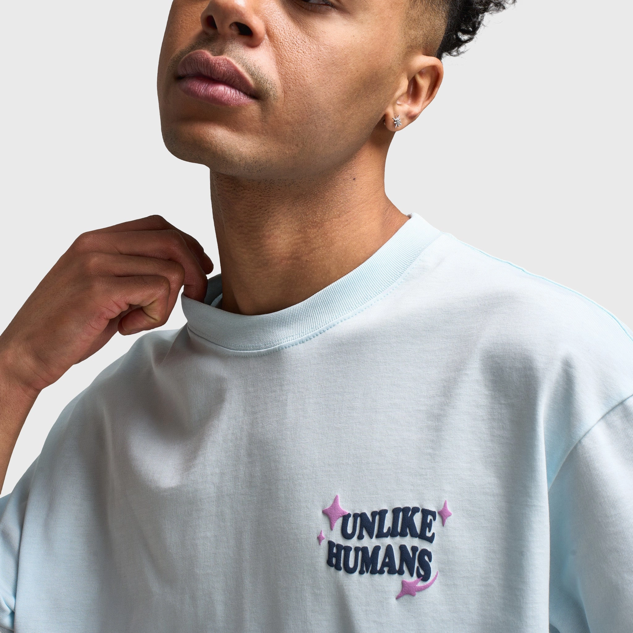 Unlike Humans Good Days Graphic T-Shirt / Delicate Blue horizontal