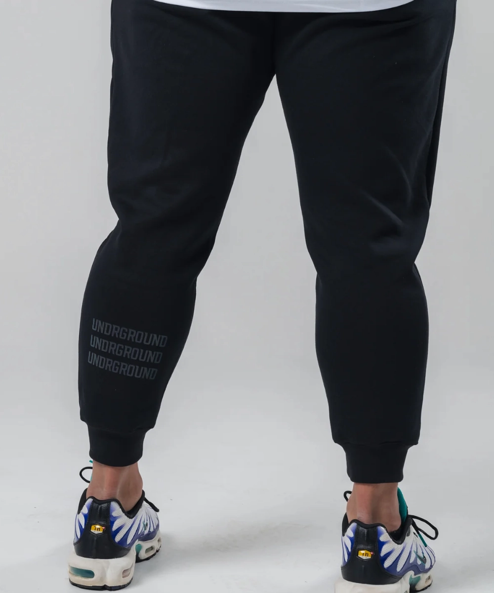MoistureManagement Technology UNDRGROUND Reflective Tapered Joggers (Black)