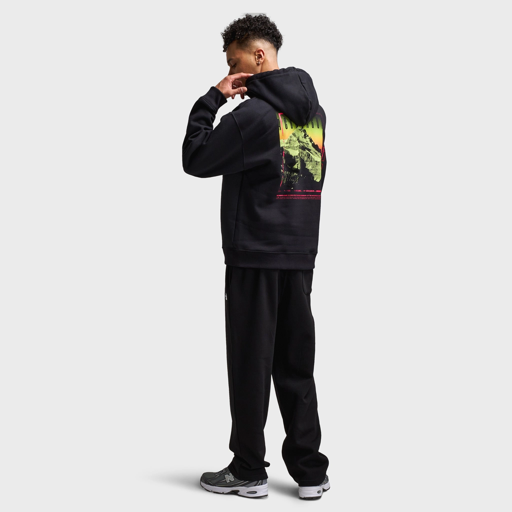 The North Face Red Box Aconcagua Heavyweight Hoodie / TNF Black Low Profile Fastening Temperature Balancing Layer