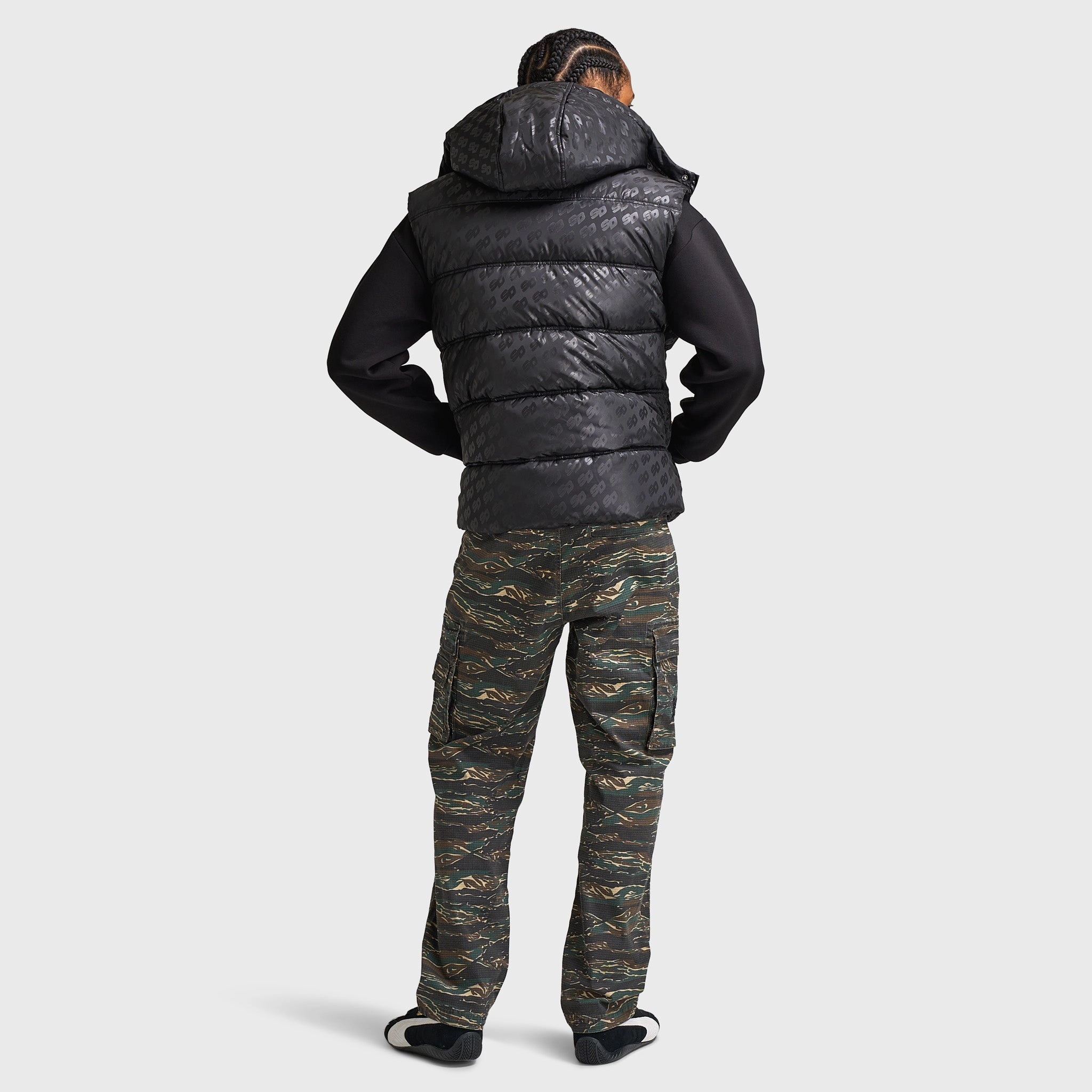 Supply & Demand Debut Gilet / Black Packaging
