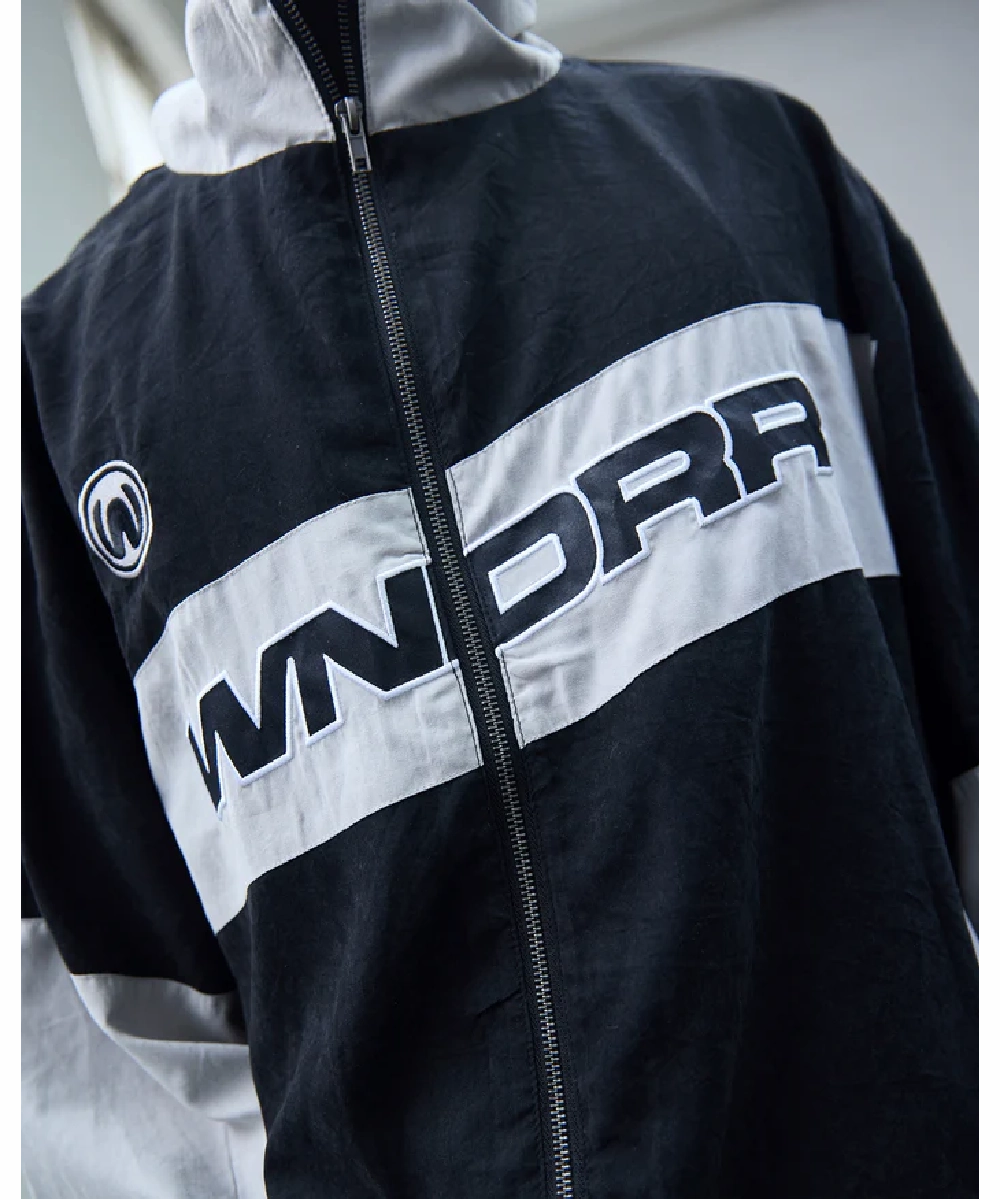 Ergonomic Cut QuickDryDesign WNDRR Incline Sport Jacket (Black/Grey)