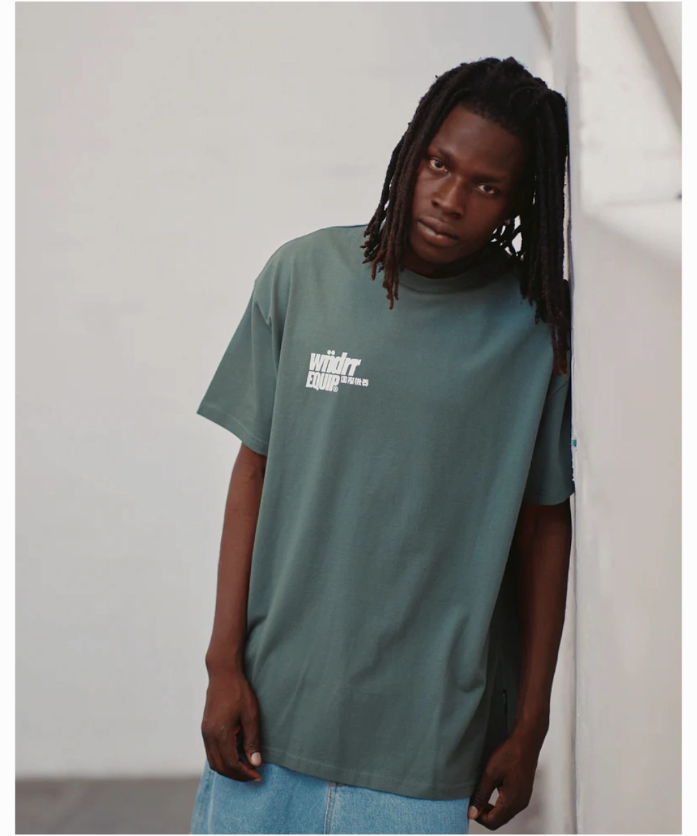 Photo Glam WNDRR Slant Box Fit Tee (Dark Green)